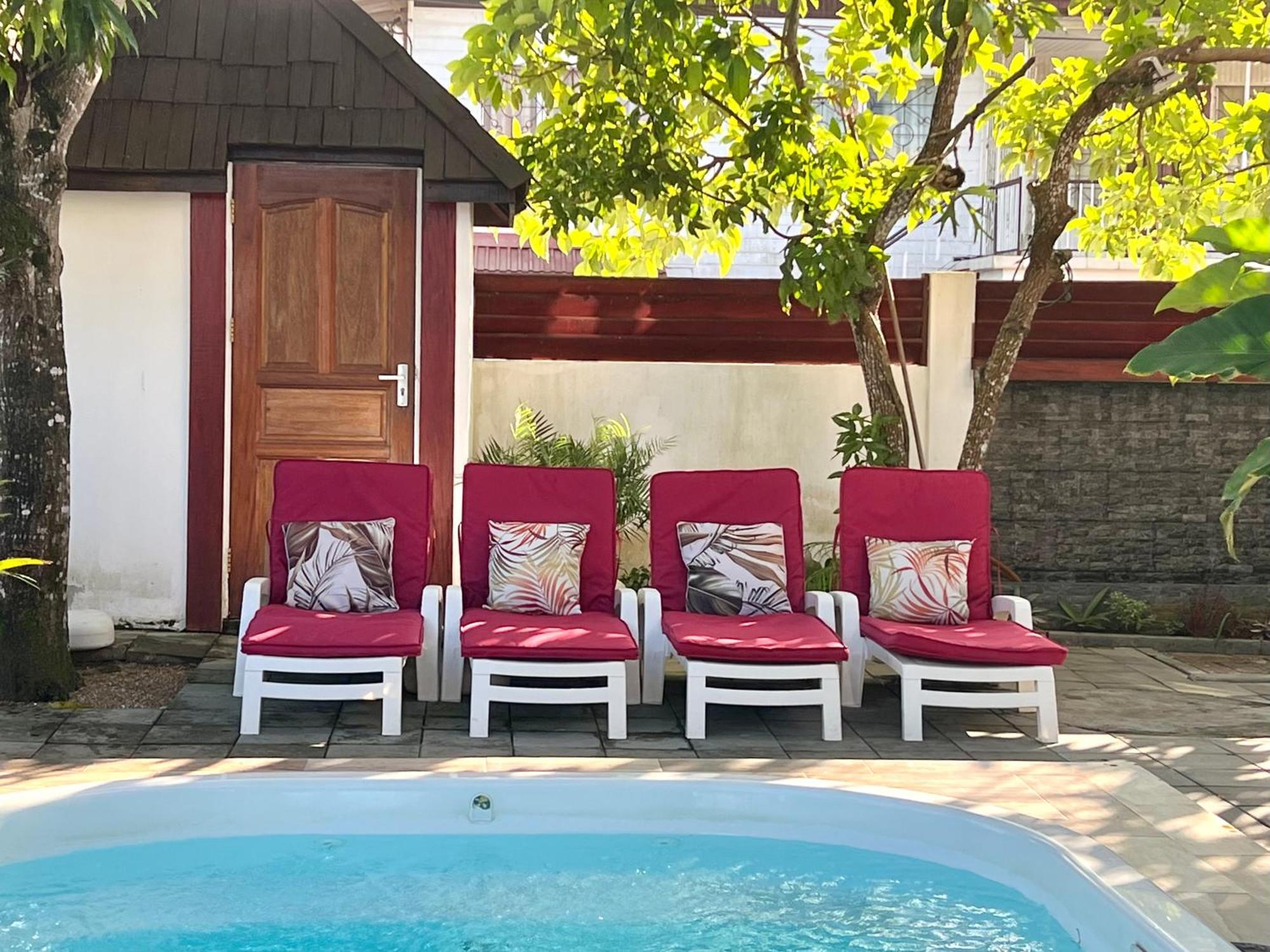 פרמריבו Villa Famiri Boutique Hotel מראה חיצוני תמונה